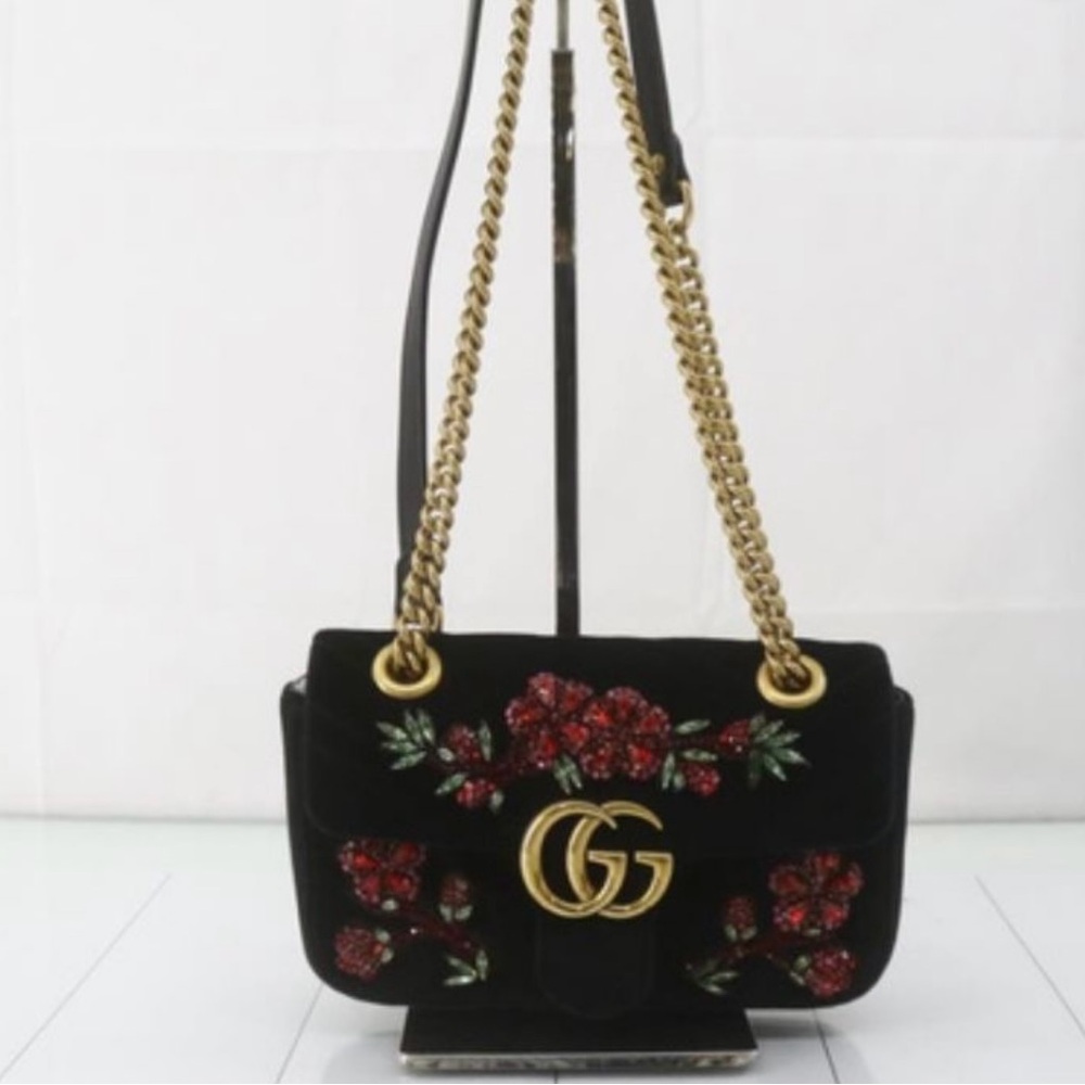 Gucci GG Marmont velvet
Shoulder bag medium